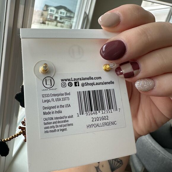 New Laura Janelle Christmas earrings - Picture 3 of 3